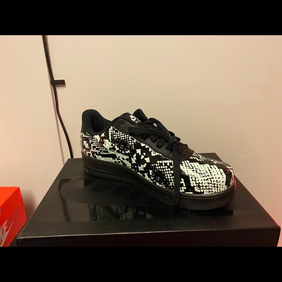 Nike Air force 1 Foamposite, size 9, new in box - Picture 2 of 4